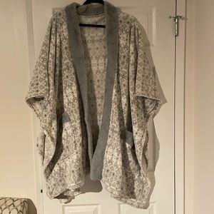 Super soft fleece shawl